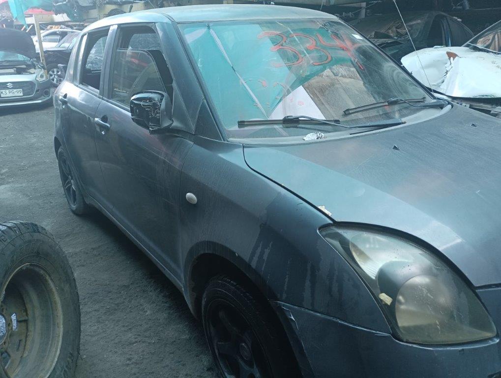  Suzuki SWIFT 2006    EN DESARME
